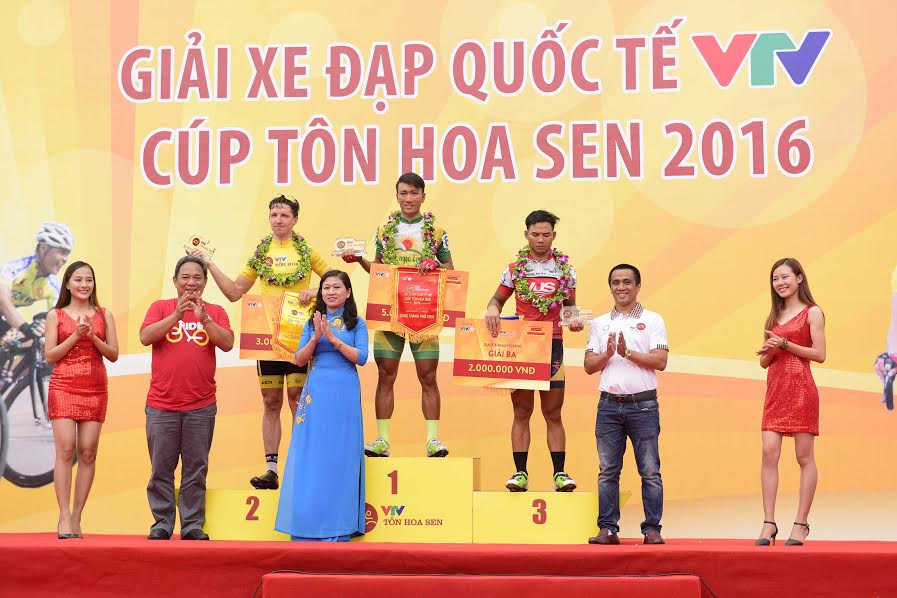 Chặng 5 Giải xe đạp quốc tế VTV-Cúp Tôn Hoa Sen 2016: Tay đua Nguyễn Thành Tâm giành chiến thắng